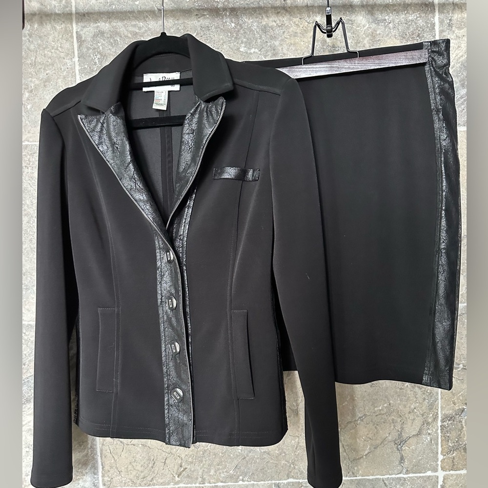 JOSEPH RIBKOFF Ladies Women’s Size 2 Black Jacket & Skirt 2 PC Suit Shin…